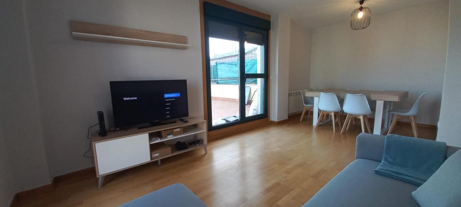 Apartamento Con 2 Dormitorios, Garaje Y Terraza Junto A Валадоид Екстериор снимка