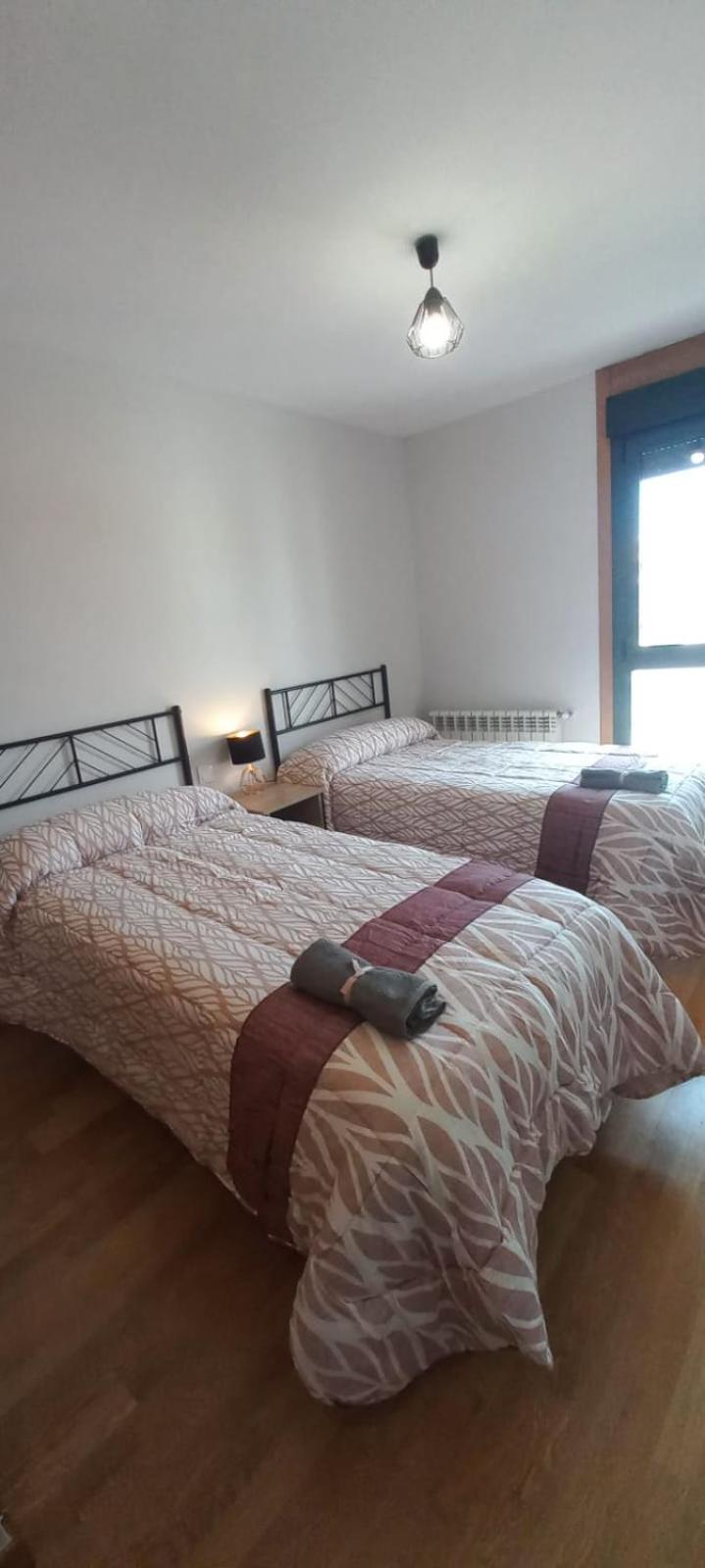 Apartamento Con 2 Dormitorios, Garaje Y Terraza Junto A Валадоид Екстериор снимка