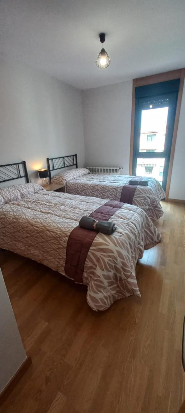 Apartamento Con 2 Dormitorios, Garaje Y Terraza Junto A Валадоид Екстериор снимка