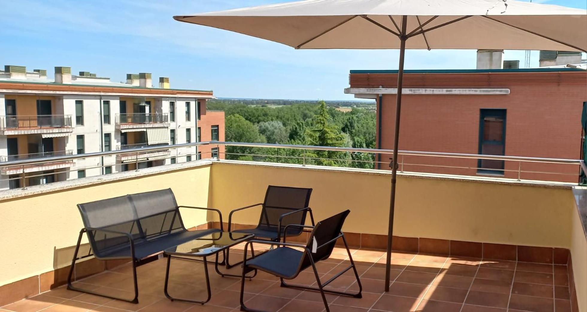 Apartamento Con 2 Dormitorios, Garaje Y Terraza Junto A Валадоид Екстериор снимка